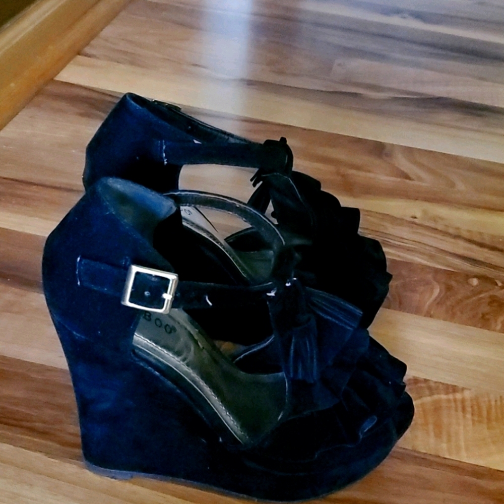 Bamboo Black Wedge Sandals w/ Tassels & Ruffles